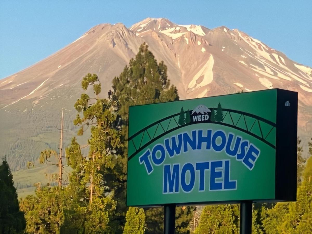 Townhouse Motel Weed Buitenkant foto