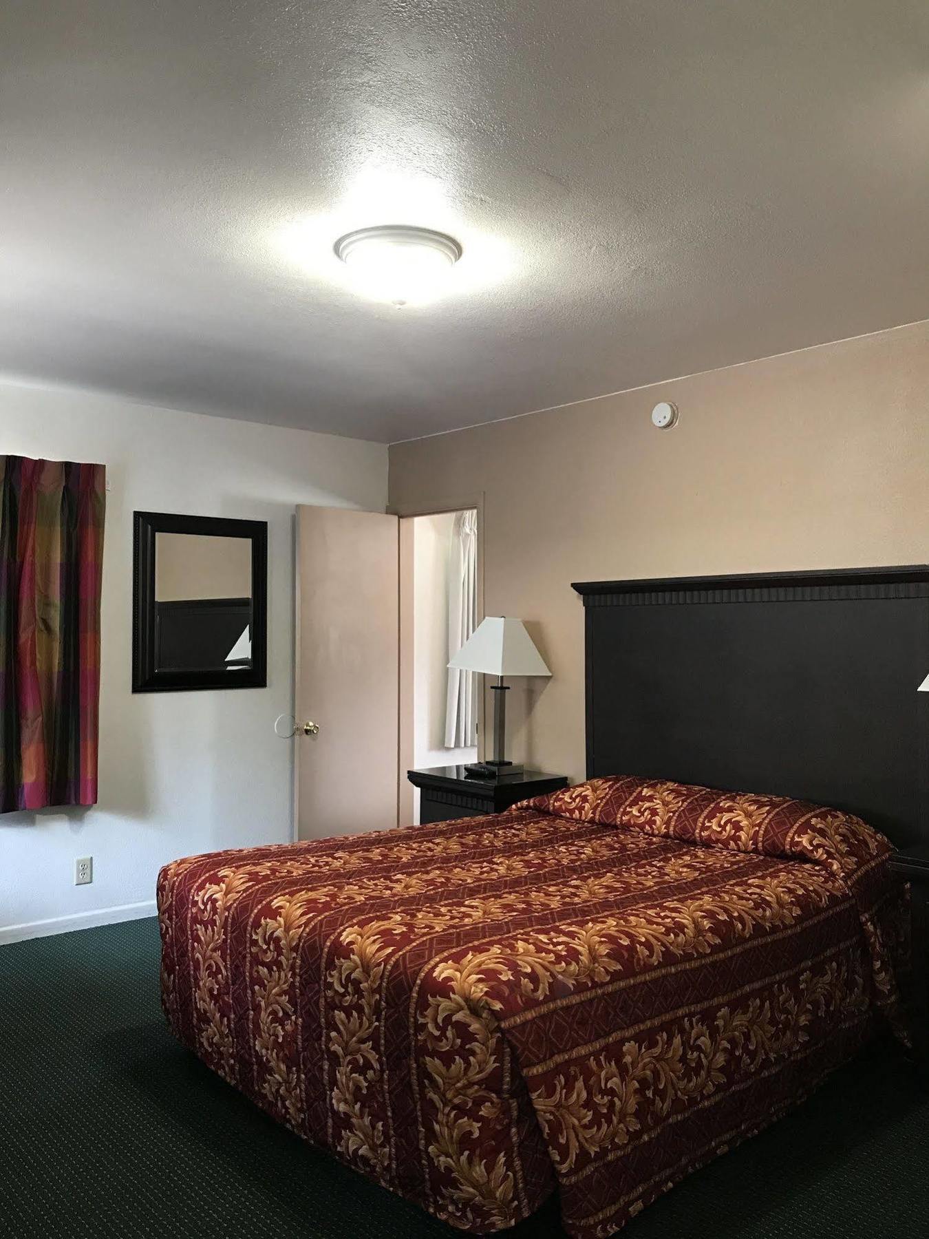 Townhouse Motel Weed Buitenkant foto